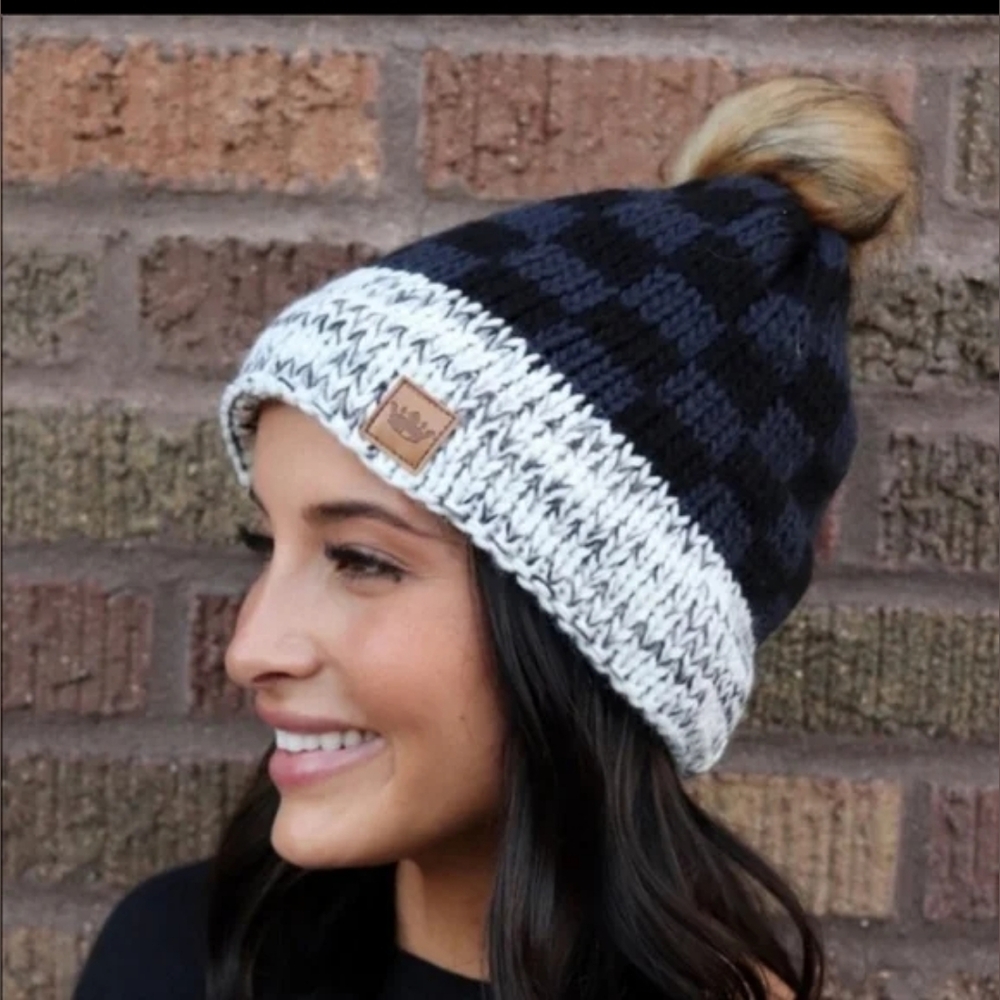 Panache Women's Buffalo Plaid Knit Hat Cap Crown Tag Fleece Lined Pom Navy/Black